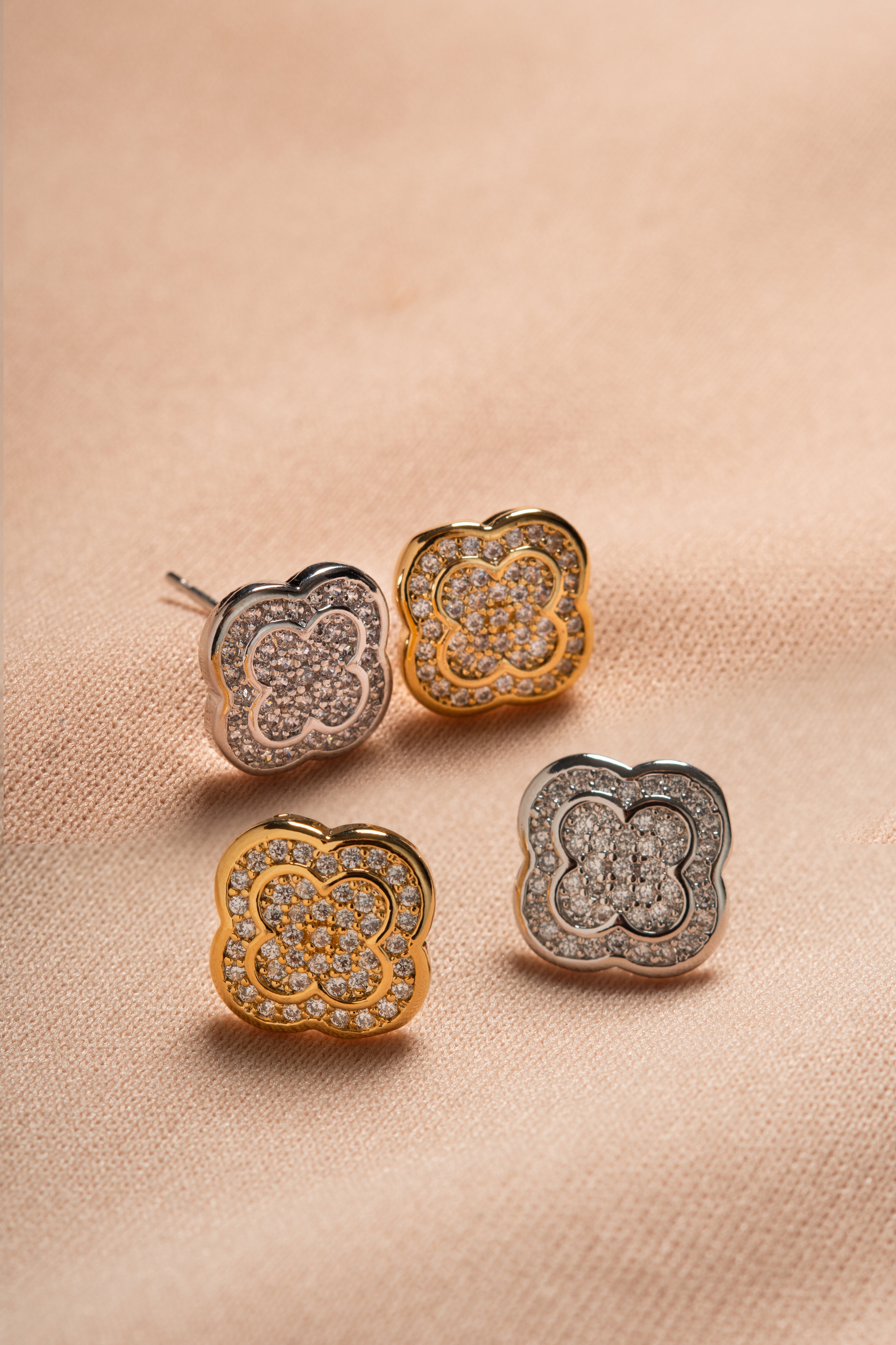 BRINCO ZICORNIA BANHADO A OURO.