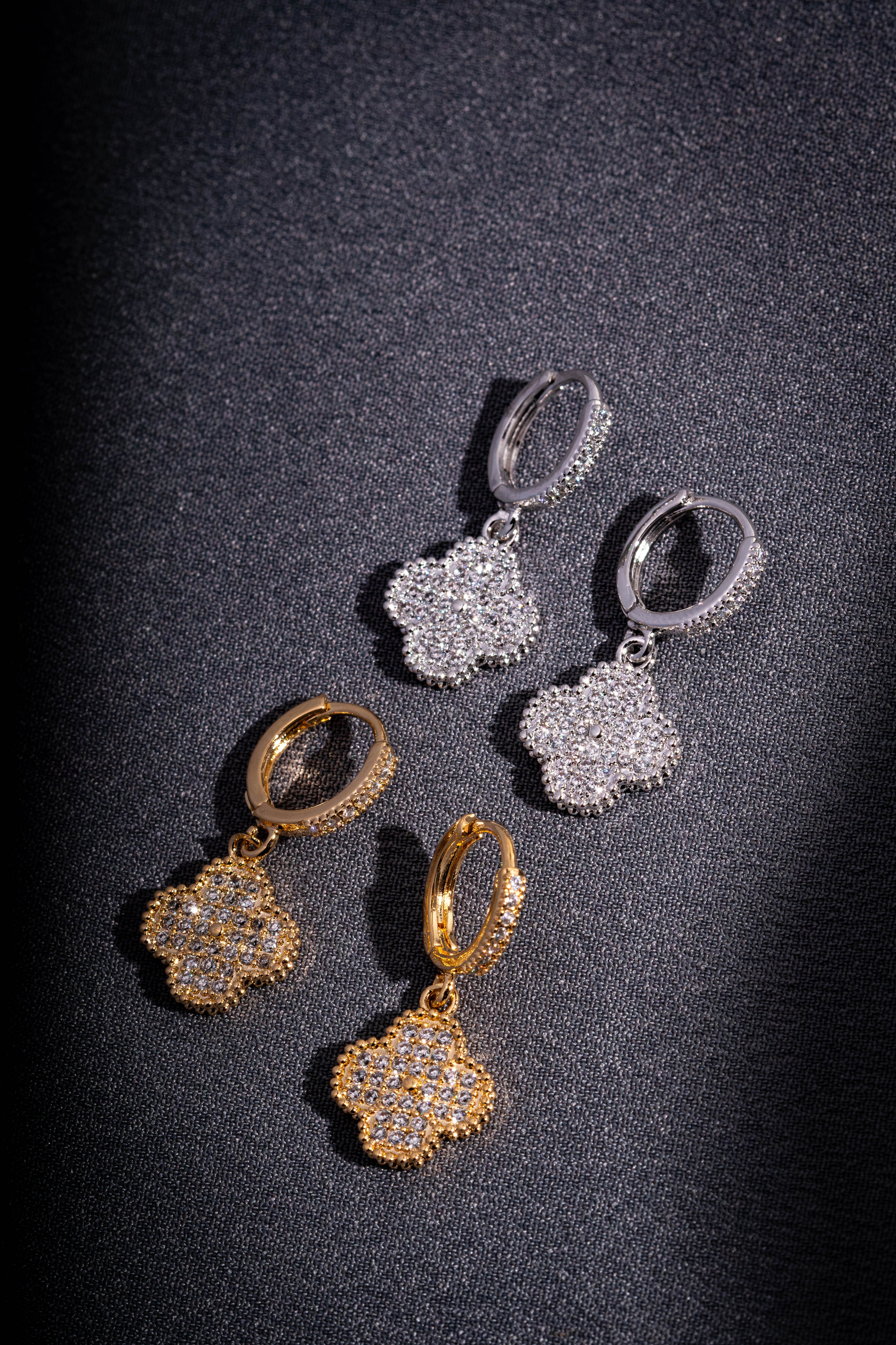 BRINCO FLOR ZIRCONIA