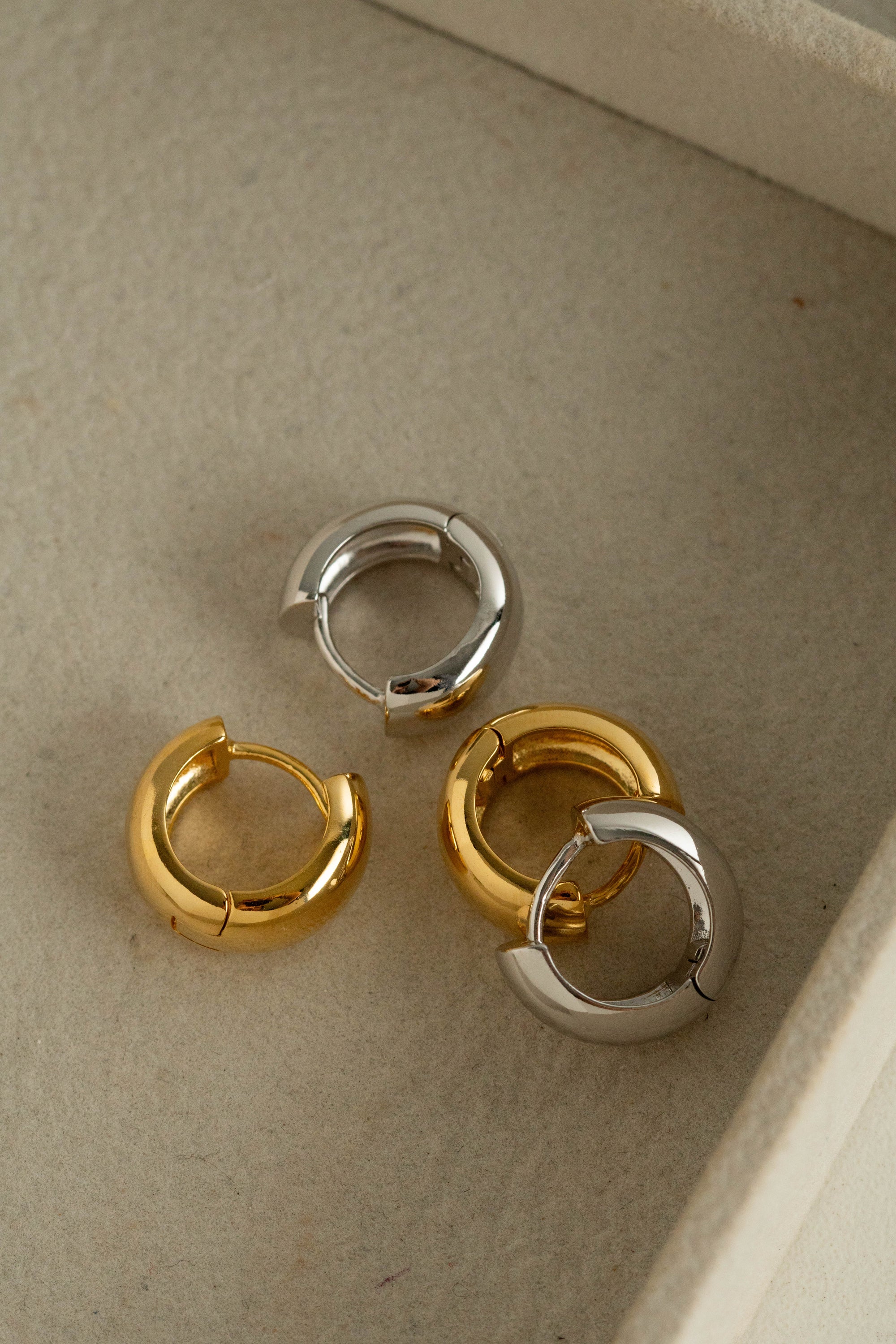 BRINCO ARGOLA BANHADO A OURO